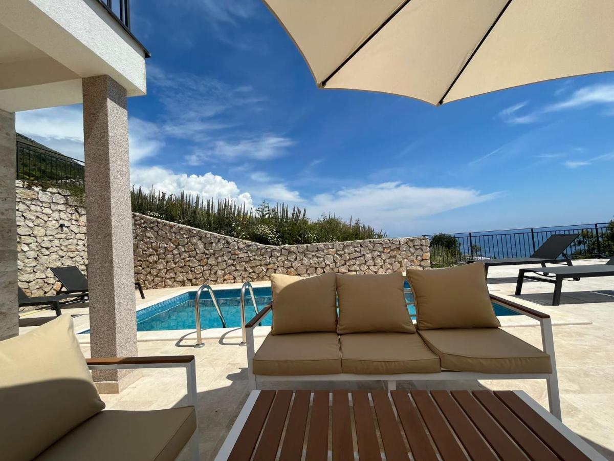 Family Vacation Rezevici Villa *